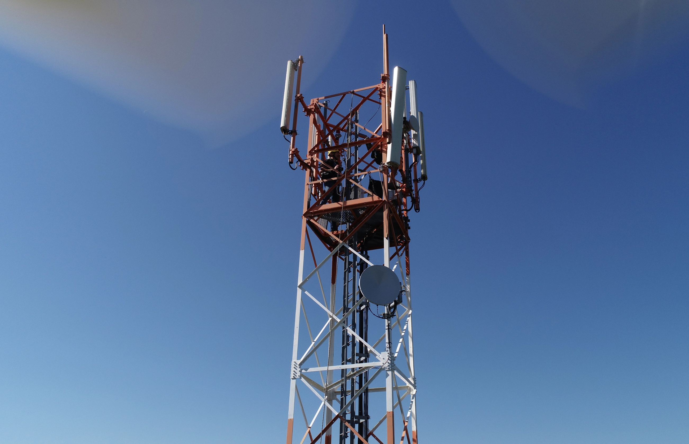 Výstavba telekomunikačních sítí a základnových stanic